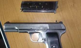 Hapšenje u Beranama: Kod bezbjednosno interesantne osobe pronađen pištolj