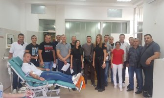 Policajci iz Bijelog Polja i Mojkovca doborovoljno dali krvi: Uvijek na usluzi građanima
