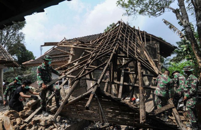 Broj žrtava snažnog zemljotresa  u Indoneziji porastao na 23 