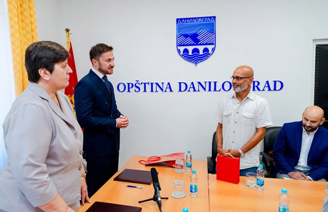 Bogdanović: Potpisivanjem Ugovora o sufinansiranju Internacionalnog simpozijuma skulpture doprinos jačanju pozicije Danilovgrada