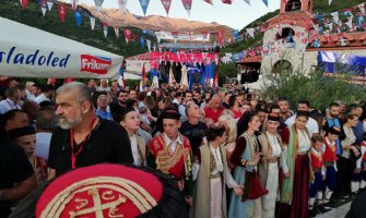 Irinej u Budvi: Živa je vjera u Crnoj Gori, velika radost za cijelo srpstvo