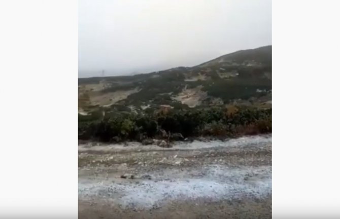 Na Durmitoru snijeg (VIDEO)