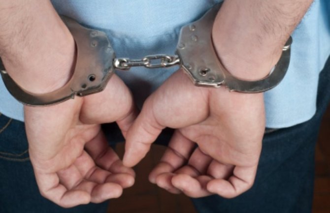 Podgorica: Uhapšen maloljetnik zbog krađe i razbojništva