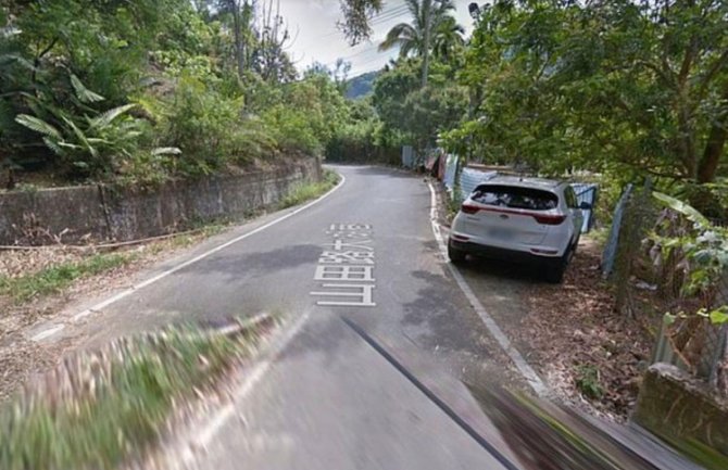 Goli ljubavnici završili na Google Street View (FOTO)