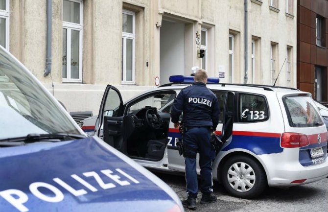 Njemačka: Tinejdžerka izbola trogodišnjeg brata, tijelo zatekla majka
