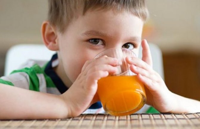 Dječji tetrapak sokovi praktični ali potpuno nezdravi 
