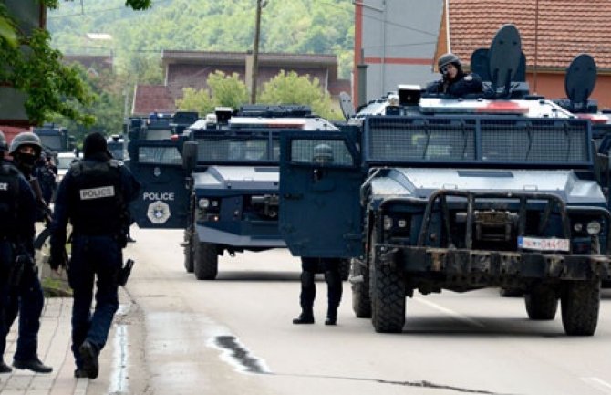 Više od 25 oklopnih vozila i džipova ROSU upalo na sjever Kosova, uhapšen policajac u vezi sa ubistvom Ivanovića