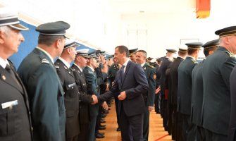 Unaprijeđena 74 oficira i podoficira Vojske CG