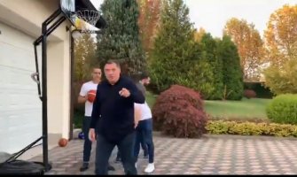 Nedjeljno popodne: Dodik na partiji basketa(VIDEO)