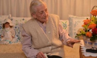 Baka Ilona proslavila 105. rođendan: Pere na ruke, sama obrađuje baštu i živi skromno