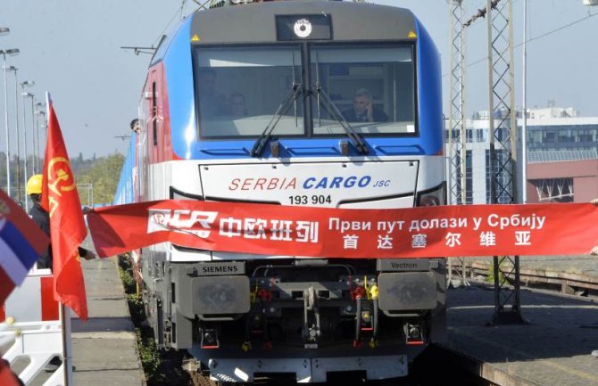 U Srbiju stigao teretni voz iz Kine s opremom za izgradnju brze pruge, dočekao ga Vučić