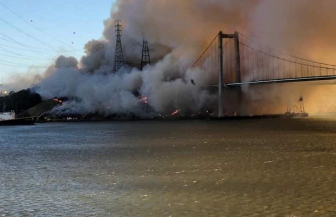 Vanredno u Kaliforniji zbog požara, 200.000 ljudi evakuisano (VIDEO)