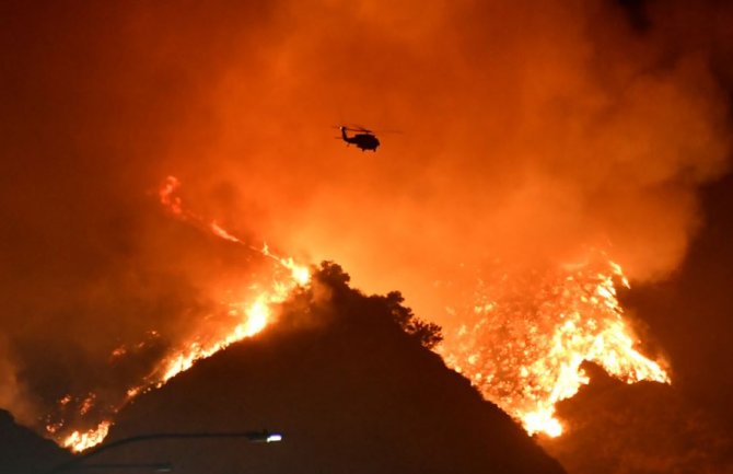 Veliki požar u Los Anđelesu: Evakuisali se i Džejms i Švarceneger