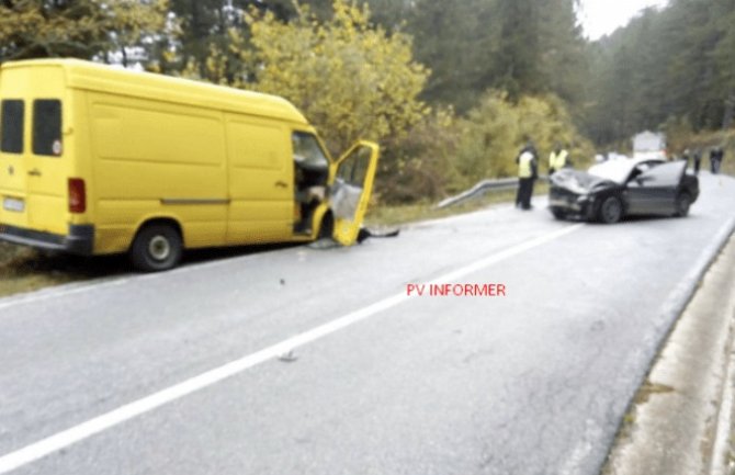 Težak udes na putu Pljevlja-Đurđevića Tara, jedno lice helikopterom prebačeno za KCCG