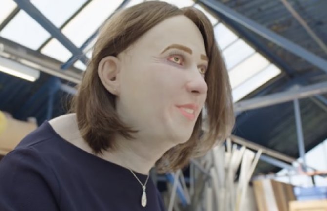 Ovako bi mogli da izgledaju za 20 godina kancelarijski radnici: Pogrbljeni, crvene oči, prekomjerna težina (VIDEO)