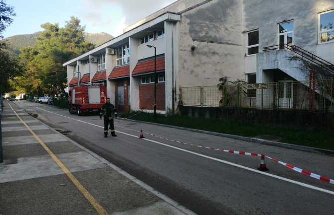 Tivat: Zbog curenja gasa na kotlarnici evakuisana škola
