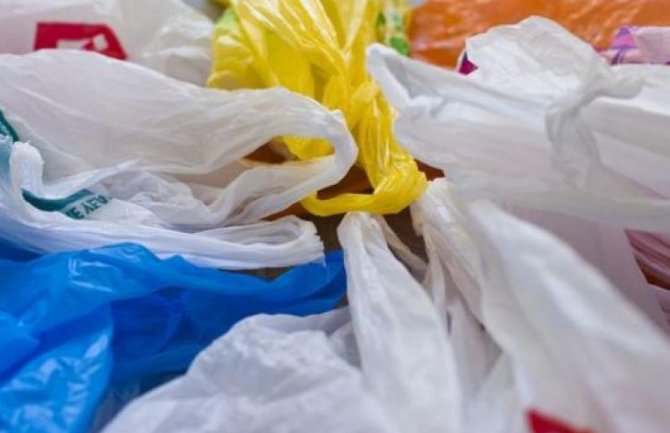  Plastične kese biće zabranjene: Predviđene  kazne do 100.000 eura