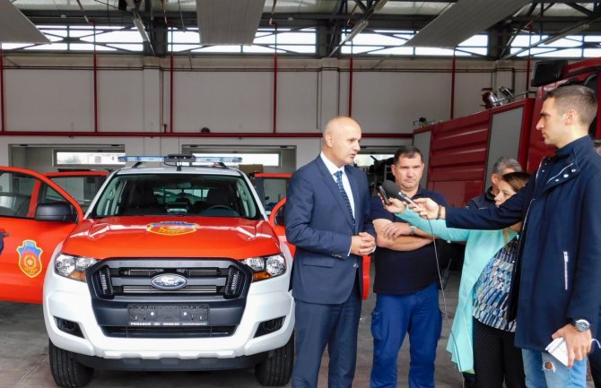 Cetinjskoj Službi zaštite i spašavanja specijalno vozilo za brze intervencije