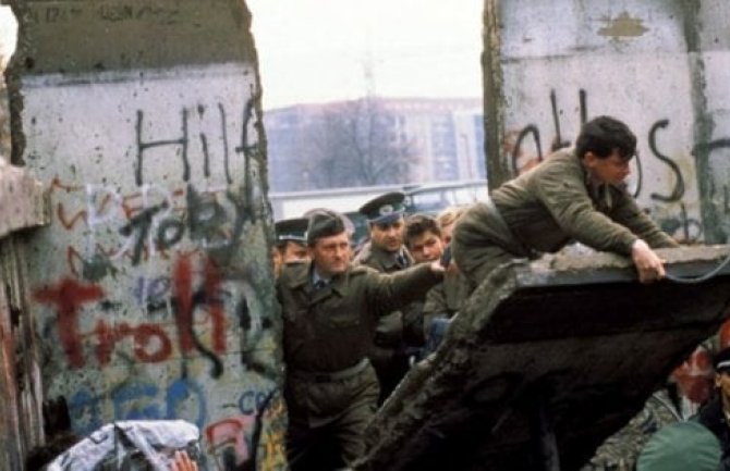 30 godina od pada Berlinskog zida: Opasnost od novih zidova koji se dižu širom svijeta