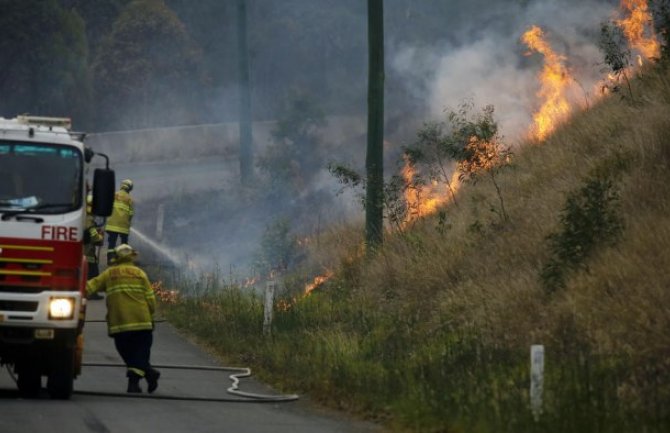 U požaru u Australiji tri osobe stradale: Vatrogasci se bore sa vatrom, dim stigao do Novog Zelanda 