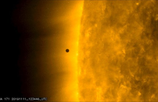 Malecki Merkur prešao preko ogromnog Sunčevog diska