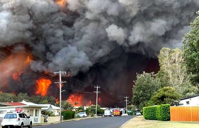 Veliki šumski požari u Australiji: Desetine hiljada stanovnika pobjeglo u skloništa