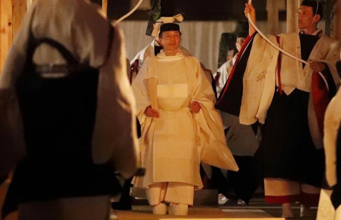 Završeno ustoličenje: Japanski car proveo simboličnu noć s boginjom sunca