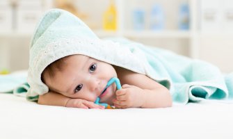Olakšajte bebi bolan proces: Spriječite suze i nervozu zbog nicanja zubića