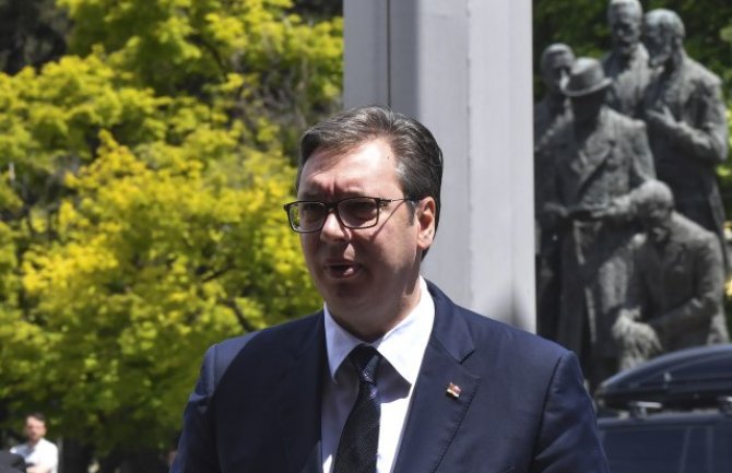 Srbija poslala vatrogasce u Albaniju: Vučić razgovarao sa Ramom i ponudio pomoć