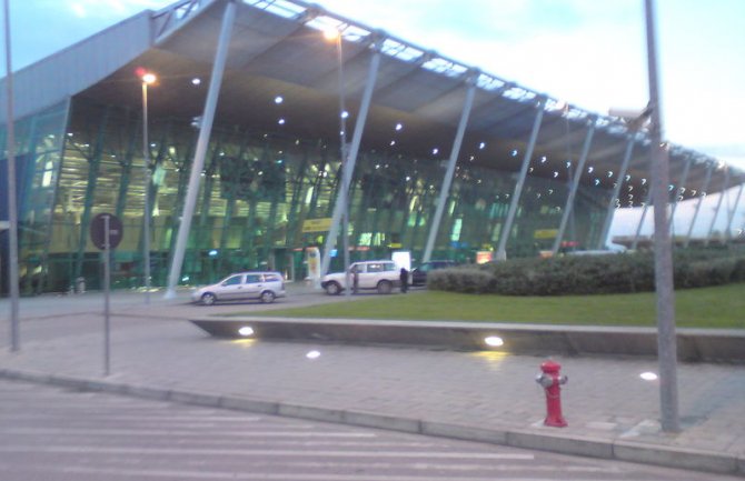 Aerodrom u Tirani ponovo otvoren