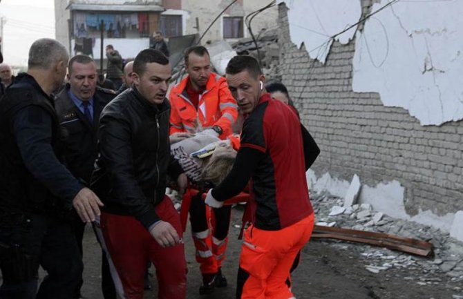 40 potresa u Albaniji od jutros, broj stradalih porastao na 21 