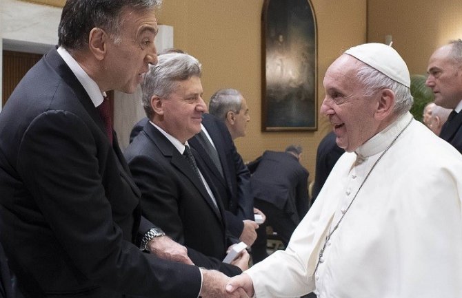 Vujanović kod pape u Vatikanu sa članovima Međunarodnog instituta