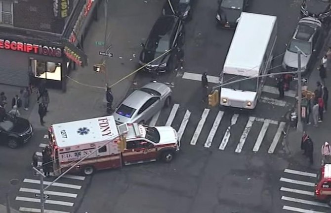 U pucnjavi u Njujorku ranjeno pet osoba, među njima i dvoje djece: Traga se za napadačem (VIDEO)