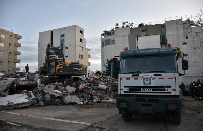  Počelo uklanjanje ostataka zgrada srušenih u zemljotresu u Draču