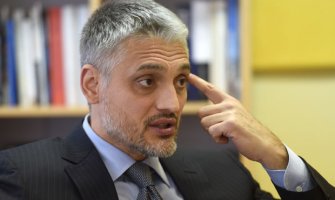 Jovanović: Srbija ima dva i po političara, ostalo su bolidi