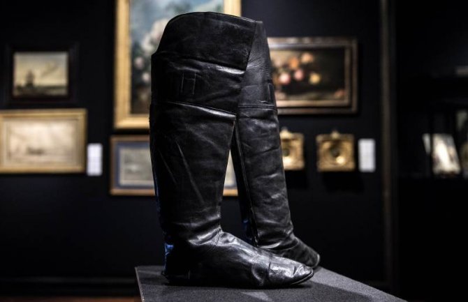 Napoleonove čizme prodate na aukciji za 117.000 eura (VIDEO)