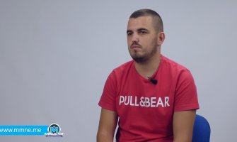 Bjelopoljski pjevač Dino Puzović sa 16 počeo da zarađuje od pjevanja:Trudite se, ništa ne pada s neba(VIDEO)