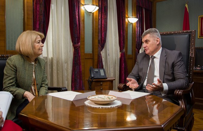 Ambasadorka Ozan uručila poziv Brajoviću da posjeti Tursku