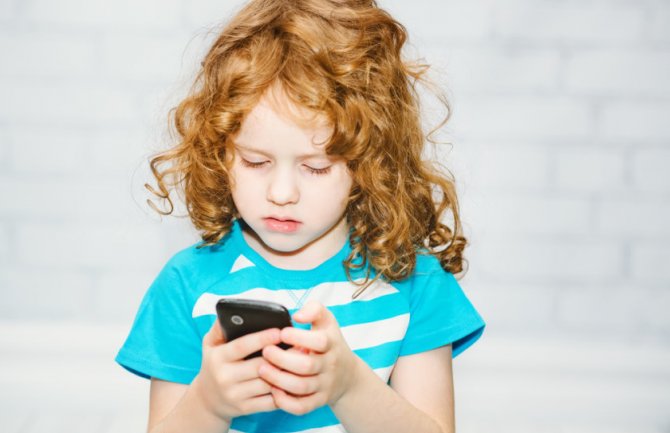 Norveški grad planira zabraniti upotrebu mobilnih telefona u školama