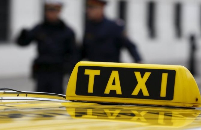Od 1. februara taksisti da  imaju kase