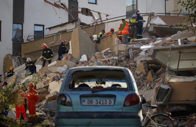 Zemljotres oštetio preko 1.700 objekata u Albaniji