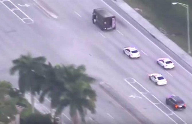 Filmska potjera nakon pljačeke zlatare na Floridi: Stradale četiri osobe (VIDEO)
