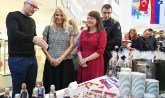 Prva dama Crne Gore otvorila Božićni bazar:  Svaki utrošeni euro ovdje opredijeljen za nečije dobro