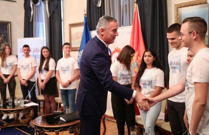 Đukanović: Slavimo ulogu mladih koji svijet čine boljim (FOTO)