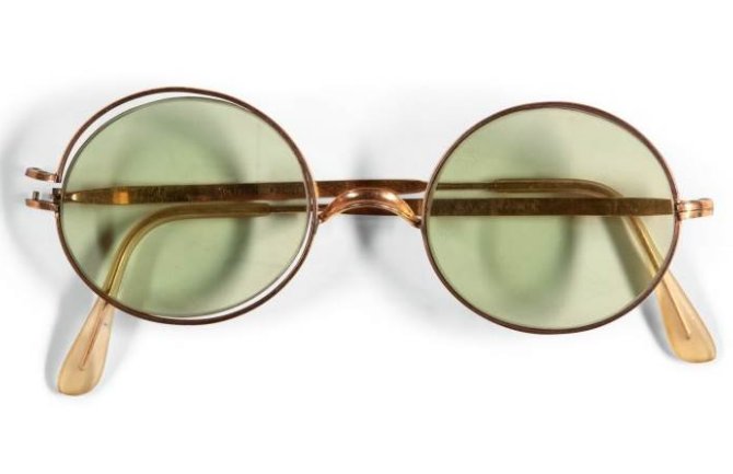 Naočare Džona Lenona prodate za 137.500 funti na aukciji 