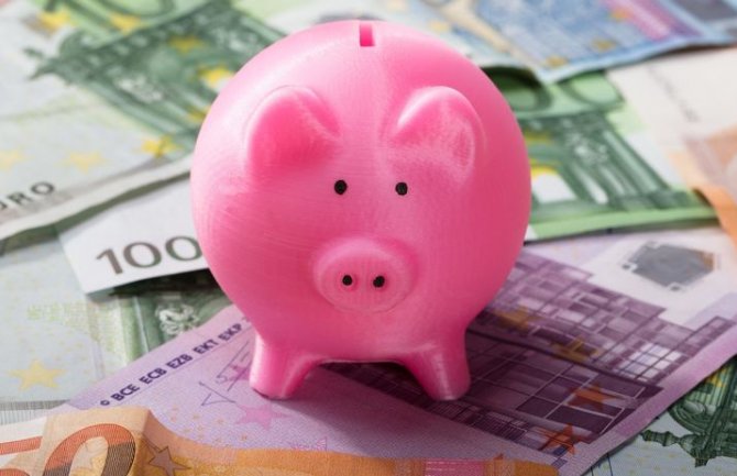Građani u bankama drže više od 1,3 milijarde eura: 71 milioner u CG
