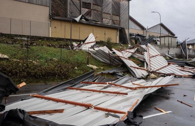Dvije oluje pogodile Španiju i Portugal, osam osoba poginulo