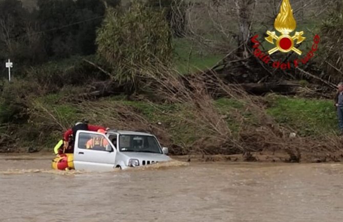 Nove poplave u Italiji,  tri osobe stradale u nevremenu
