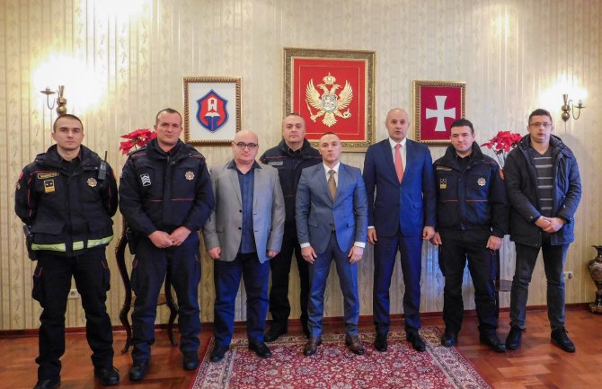 Nagrade za četiri cetinjska policajca; Rasvijetljeno 93% ukupno počinjenih krivičnih djela