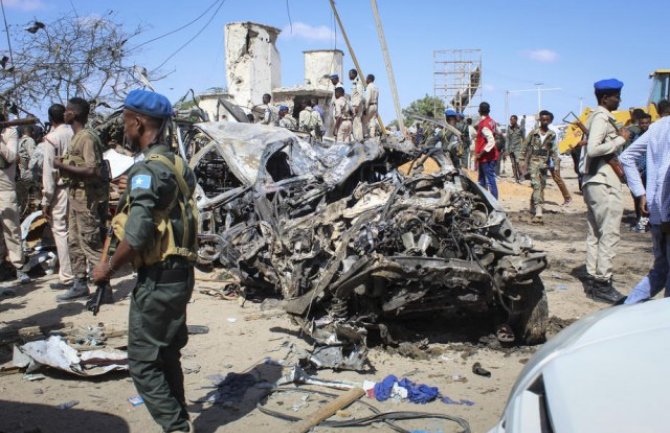 Somalija: U eksploziji automobila bombe poginulo 90 ljudi, najviše civila